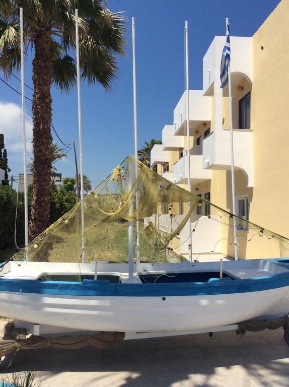 פליראקי Angelos Beach Hotel מראה חיצוני תמונה