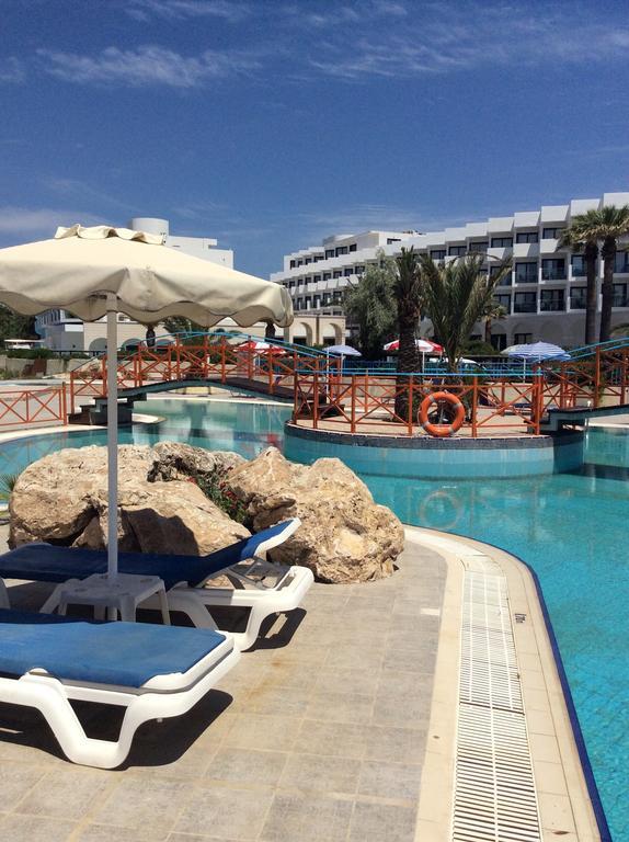 פליראקי Angelos Beach Hotel מראה חיצוני תמונה