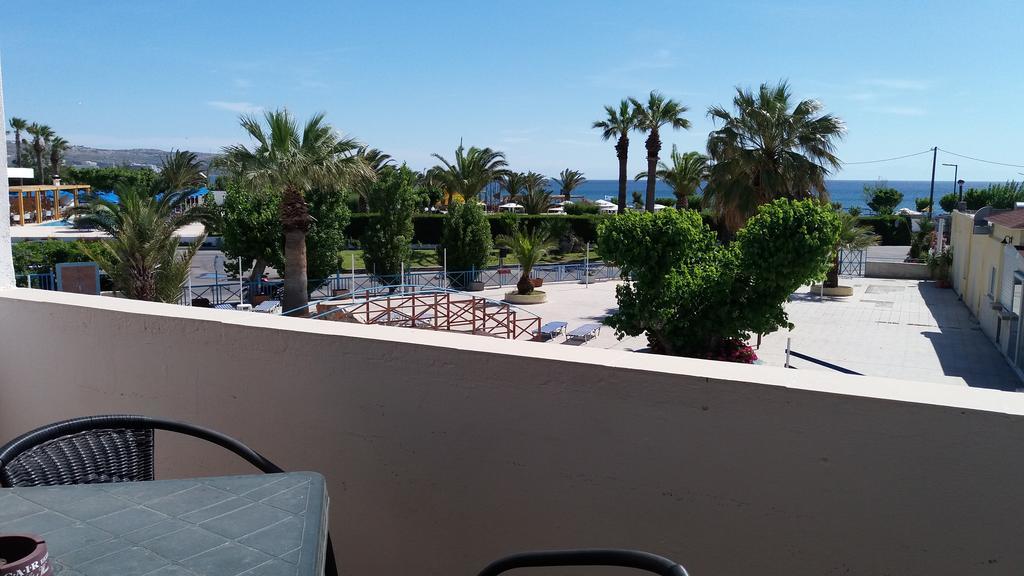 פליראקי Angelos Beach Hotel מראה חיצוני תמונה