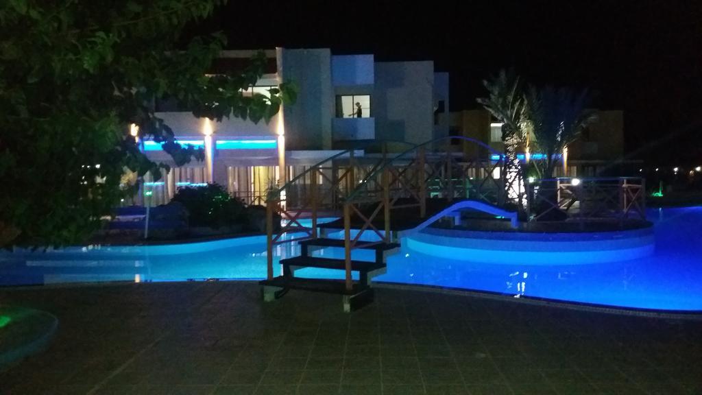פליראקי Angelos Beach Hotel מראה חיצוני תמונה
