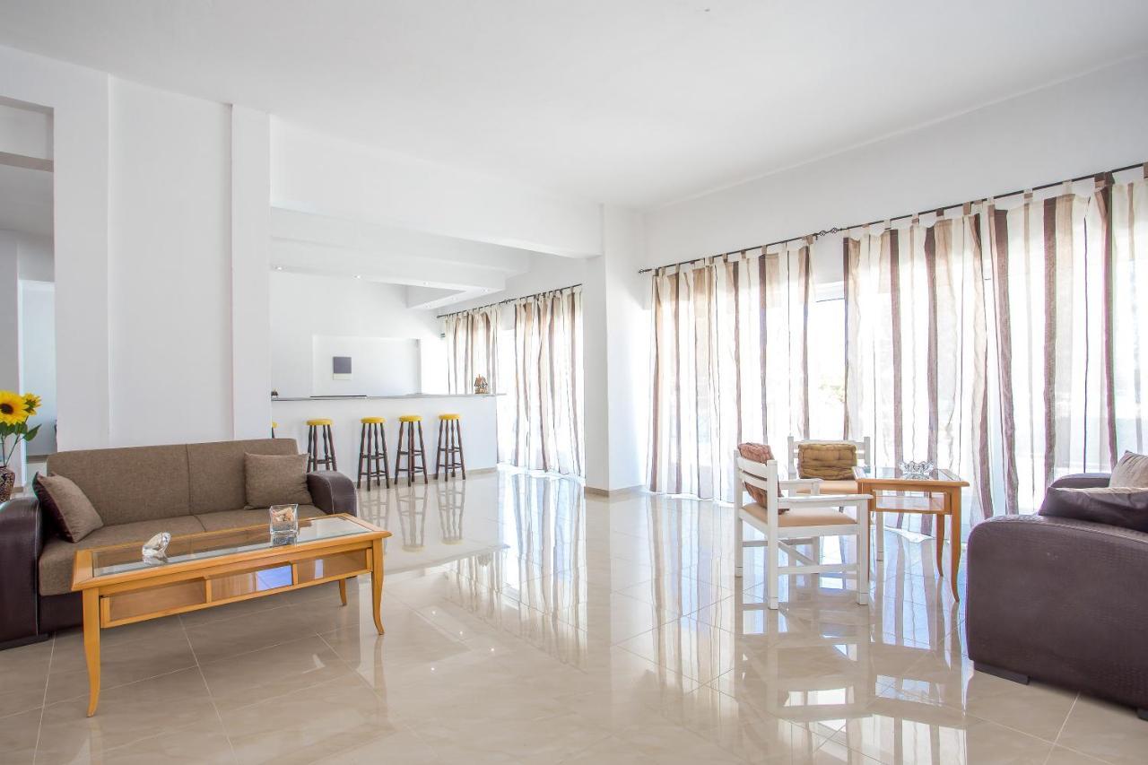 פליראקי Angelos Beach Hotel מראה חיצוני תמונה
