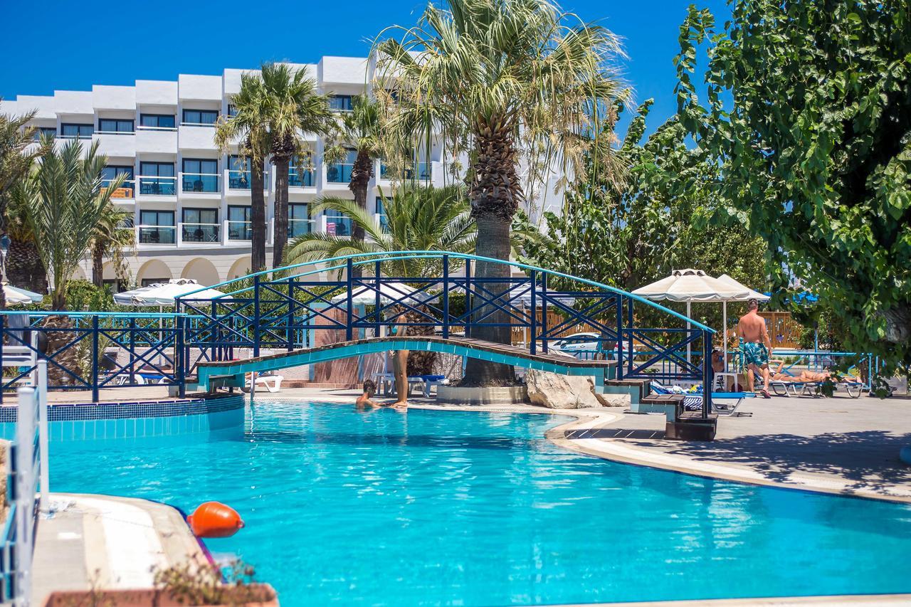 פליראקי Angelos Beach Hotel מראה חיצוני תמונה