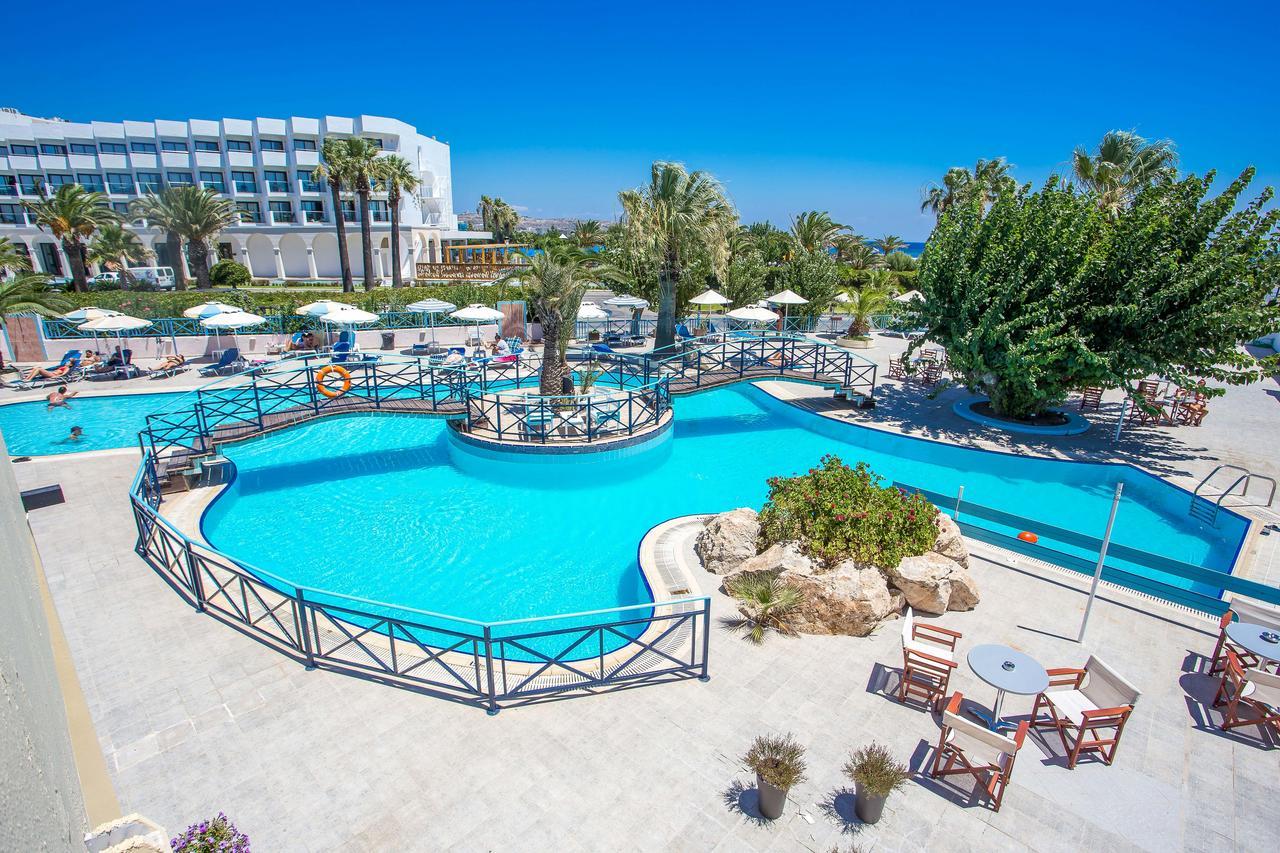 פליראקי Angelos Beach Hotel מראה חיצוני תמונה