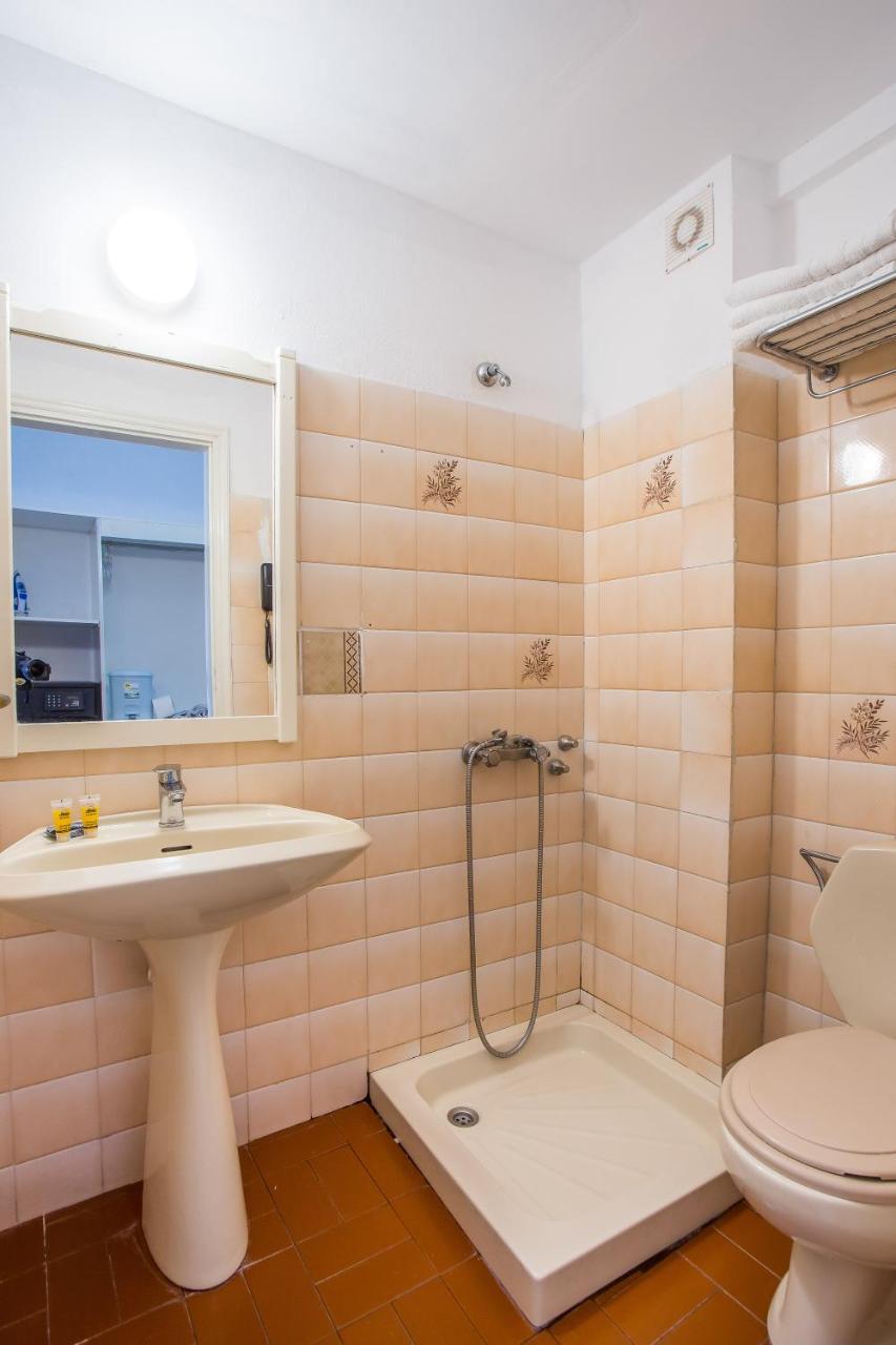פליראקי Angelos Beach Hotel מראה חיצוני תמונה